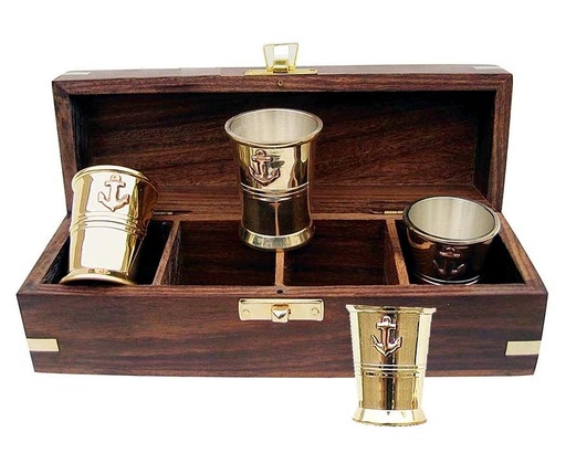 [SC 9192] Schnapsbecher-Set in Holzbox Messing, innen versilbert